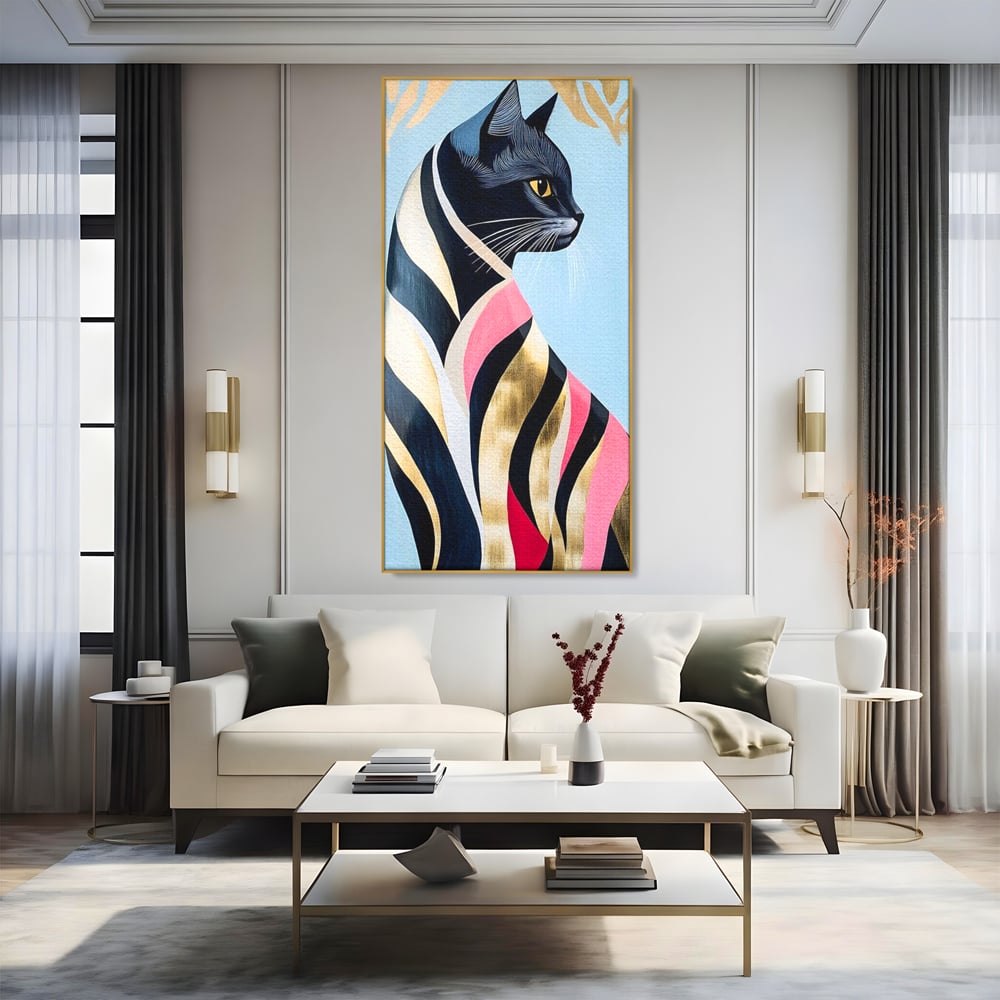 Tablou canvas cu tablou canvas cu pisica neagra stilizata, in rama de aluminiu auriu, pe perete intr-un living